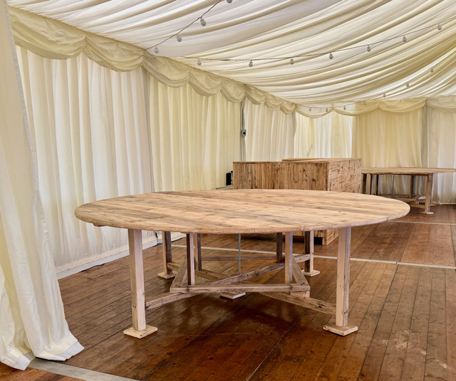 Round driftwood gala table